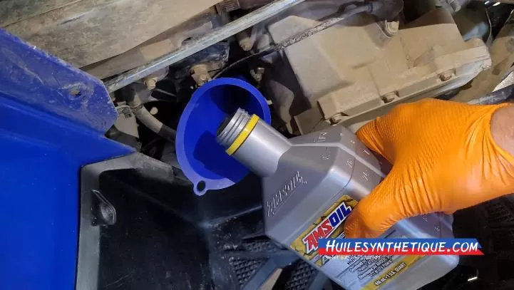 remplir l'huihe moteur