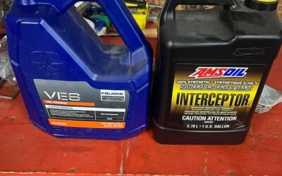 L&rsquo;huile AMSOIL Interceptor VS Polaris VES