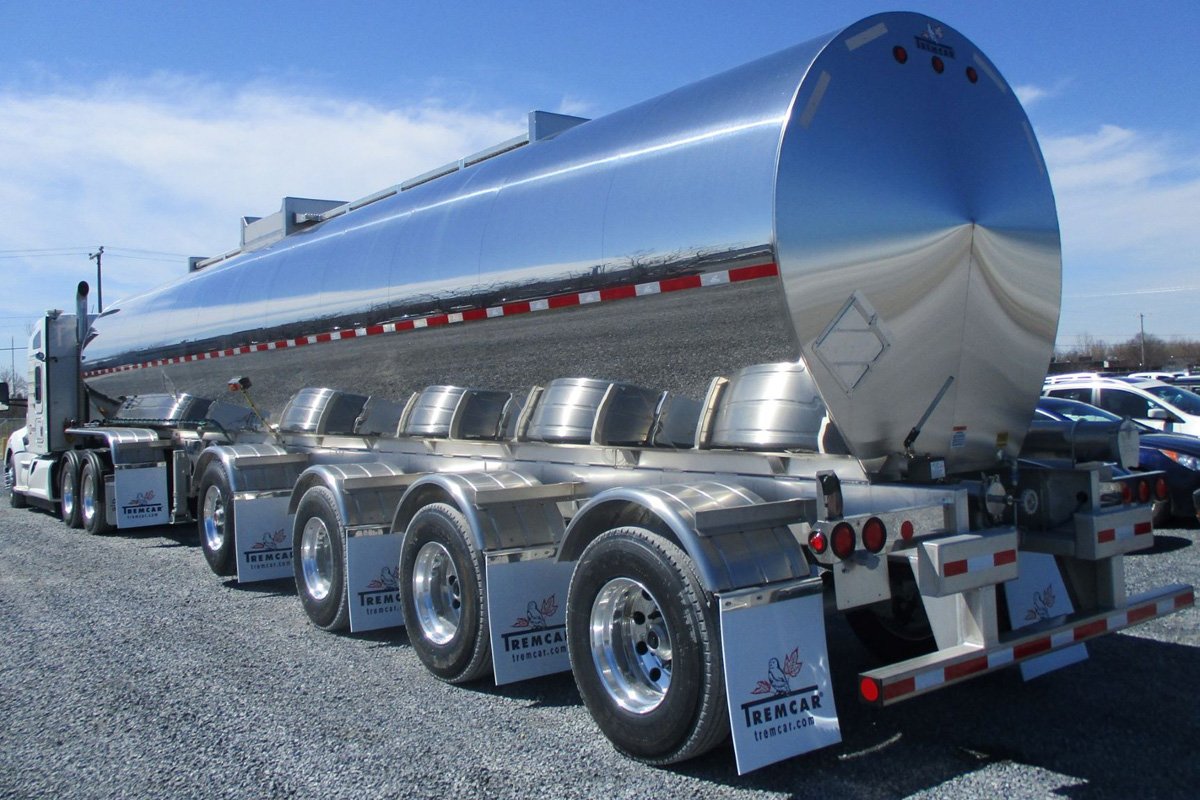 François Lacasse — Freightliner Cummins X15, transport citerne