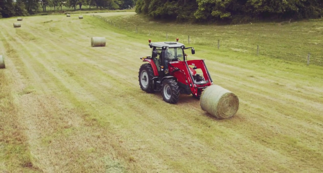 Tracteur Massey Ferguson — huile synthétique AMSOIL au Québec